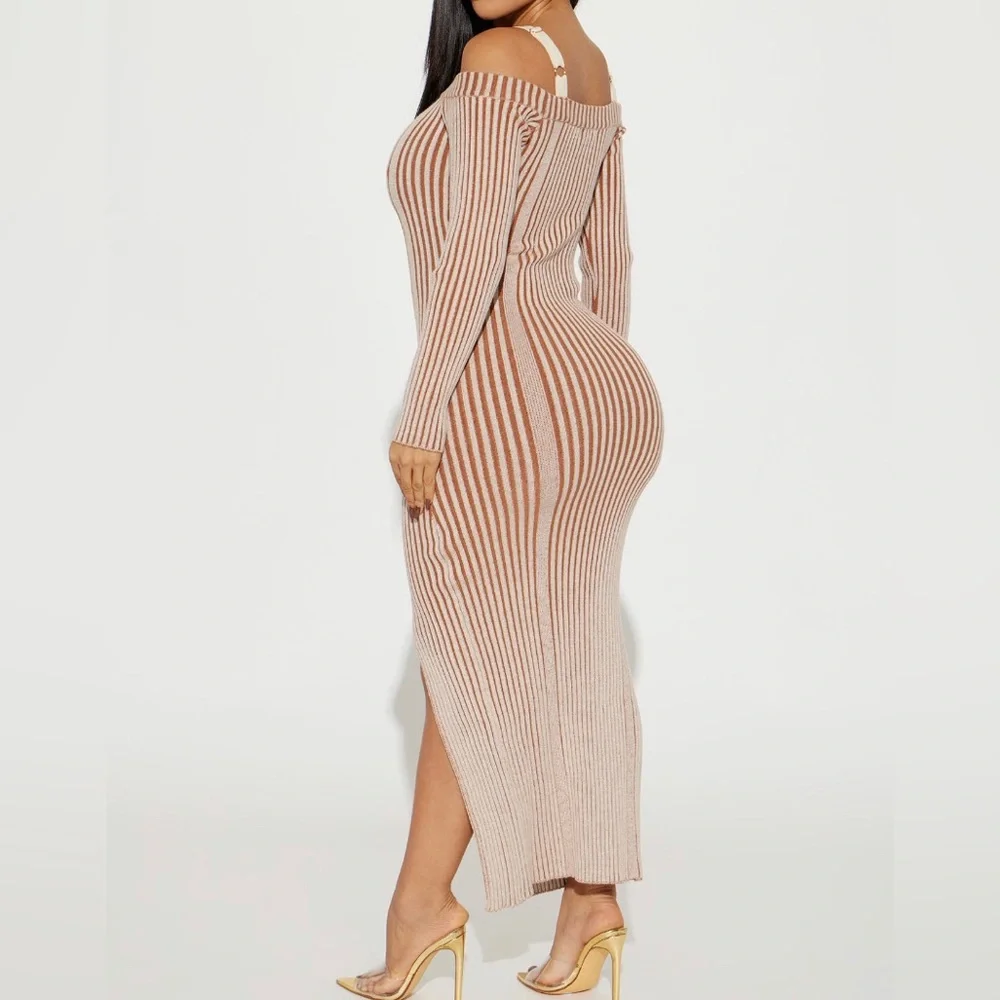 Sweater Maxi Dress - Picture 2 of 3